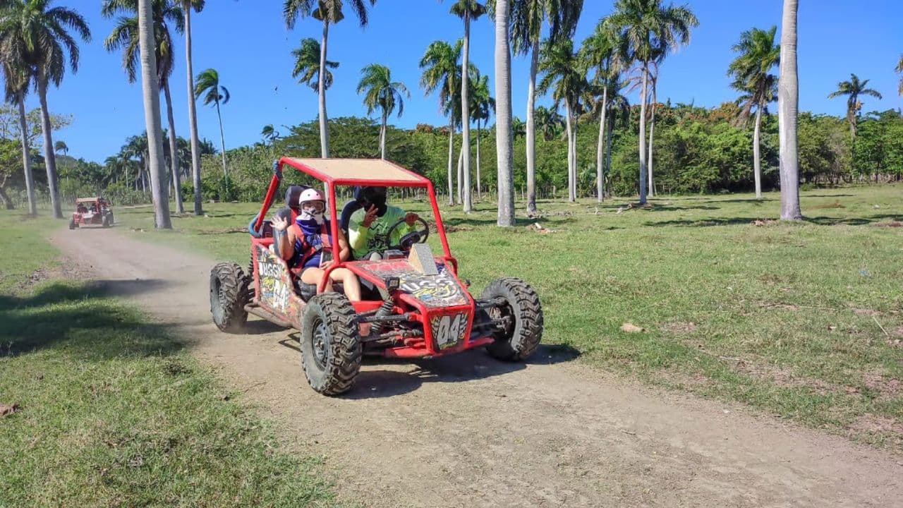 Amber Cove – Taino Bay 4-Sitzer-Super-Buggy-Tour — Guided tour and outdoor activity