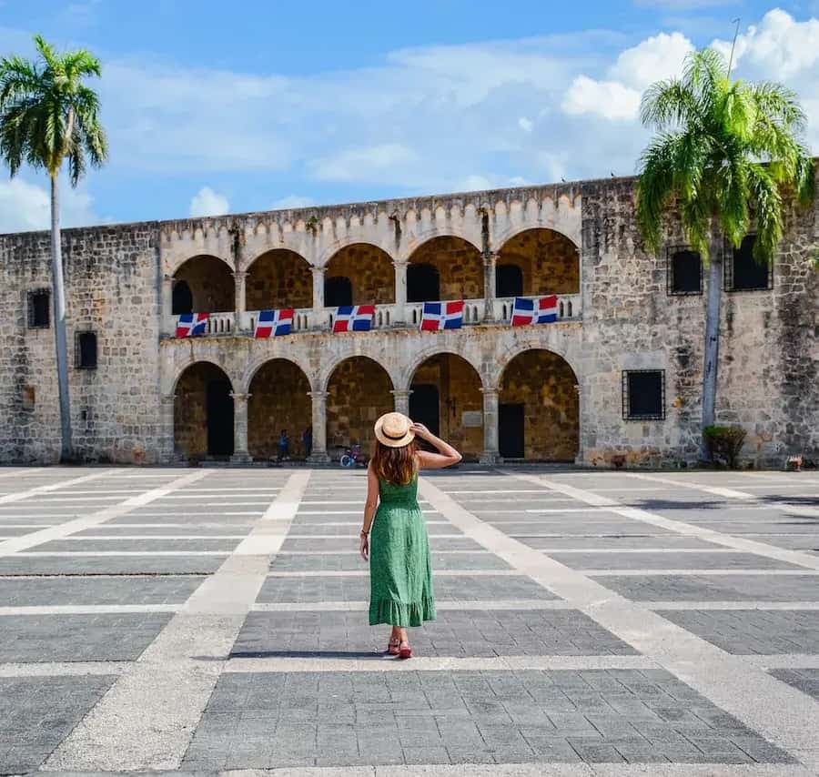Z Bavara: Prohlídka koloniálního města Santo Domingo — Guided tour and outdoor activity