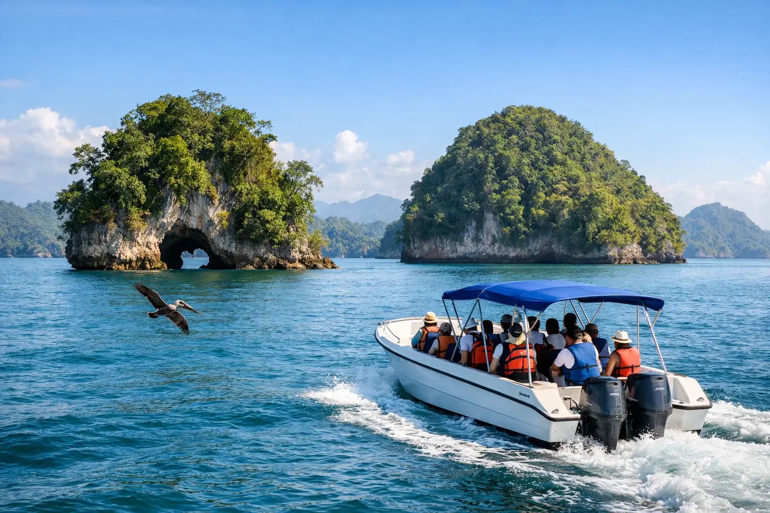 Excursii cu barca de jumătate de zi Los Haitises NP din Samana